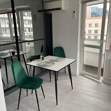 -- Center -- * Varsovie