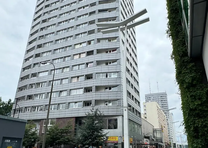 -- Center -- Varsovie